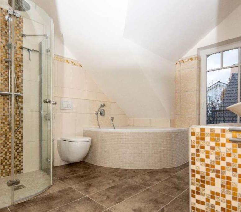 Phantastisches Haus Mit Pool Direkt In Muenchen Exterior foto